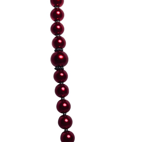 Vintage Heavy Single Strand Red Beaded Necklace With Silver Tone Spacers (5884) - Picture 2 of 7